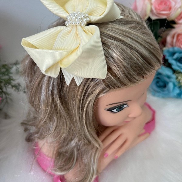 Laço Belli Perolas Maria Eduarda Amarelo Claro