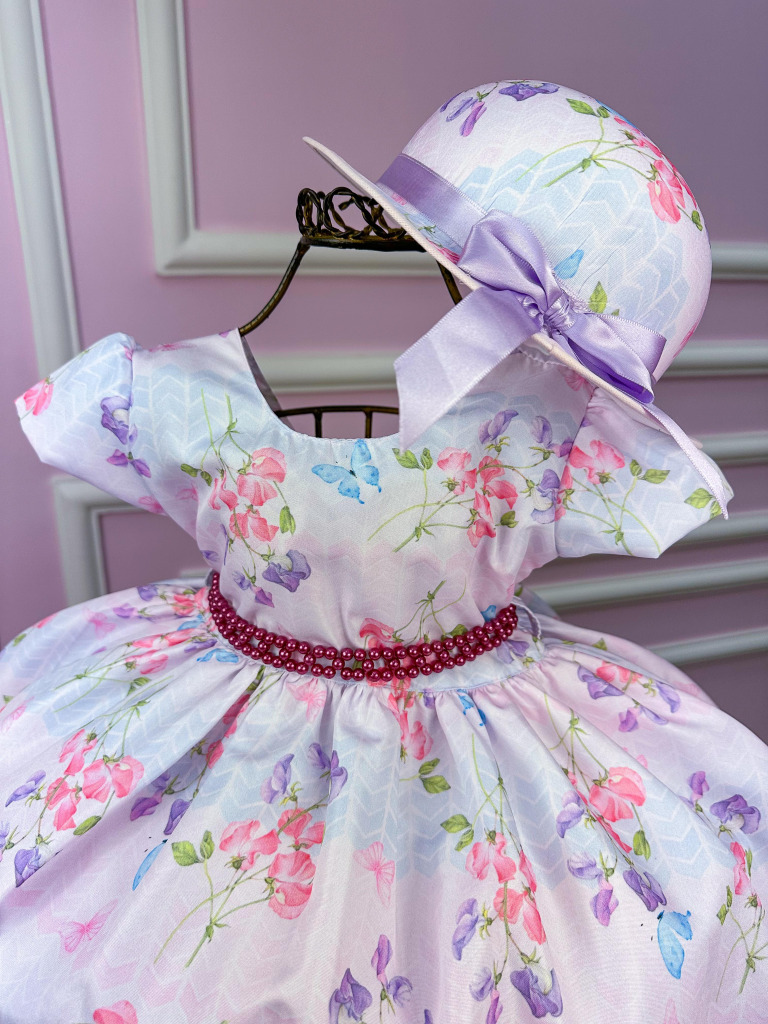 Vestido Miss Cherry Chapeu Lilas Flores e Borboletas